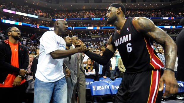 lebron-james-michael-jordan-matchup.jpg